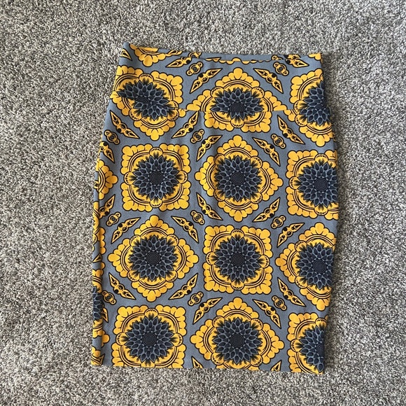 Lularoe  pencil skirt - Picture 1 of 3